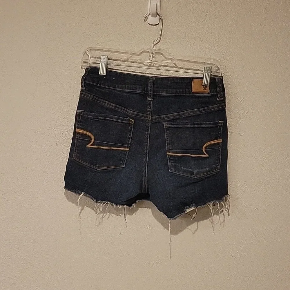 American eagle dark wash super stretch frayed hemline Jean shorts size 6 - Picture 6 of 7